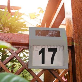   Napelemes lámpa világító házszám kültéri kivitel, lapos forma, rozsdamentes acél 2 db LED világítás. Vízálló és madármentes kivitel
