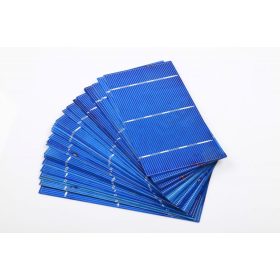 0,5V 2,04W kisméretű polikristályos napelem cella 156x78 mm. Nagyméretű napelemtábla is építhető bel