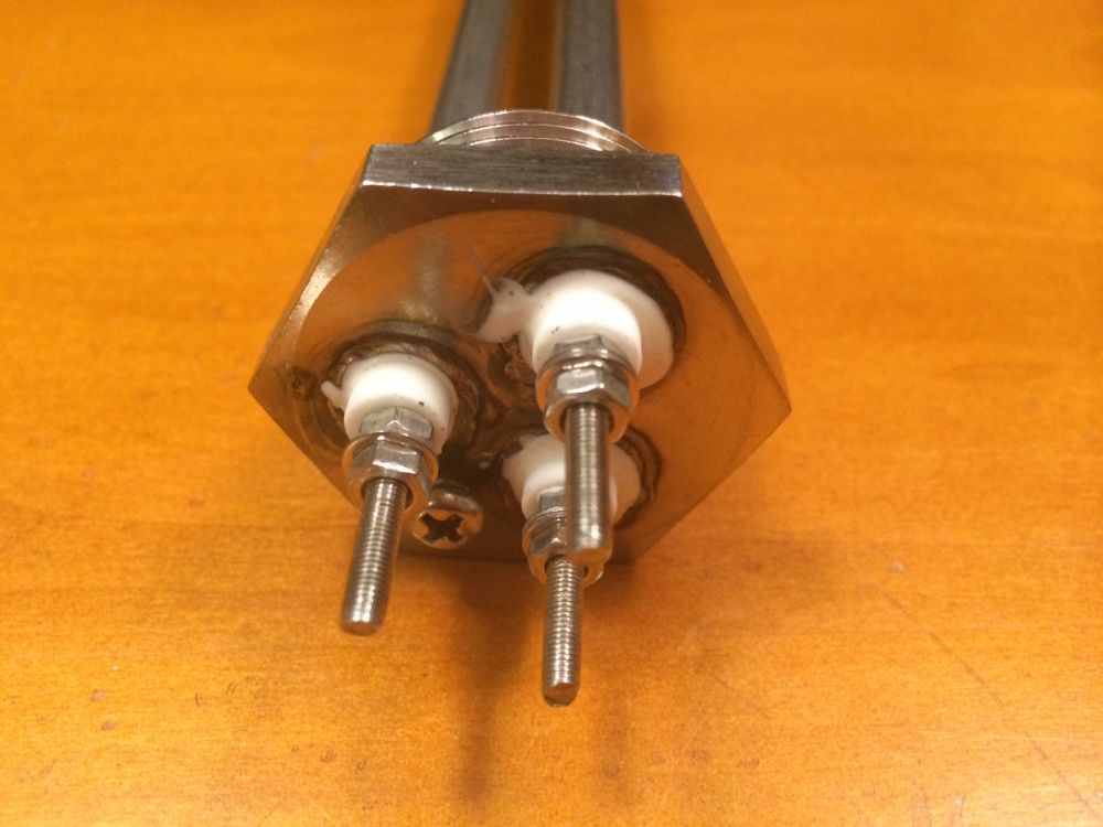 Fűtőbetét cekász 12V 100W - 200W - 300W kiválasztható teljesítmény 1" inox szélturbina vagy napelem rendszerhez is Fűtőbetét cekász 12V 100W - 200W - 300W kiválasztható teljesítmény 1" inox szélturbina vagy napelem rendszerhez is